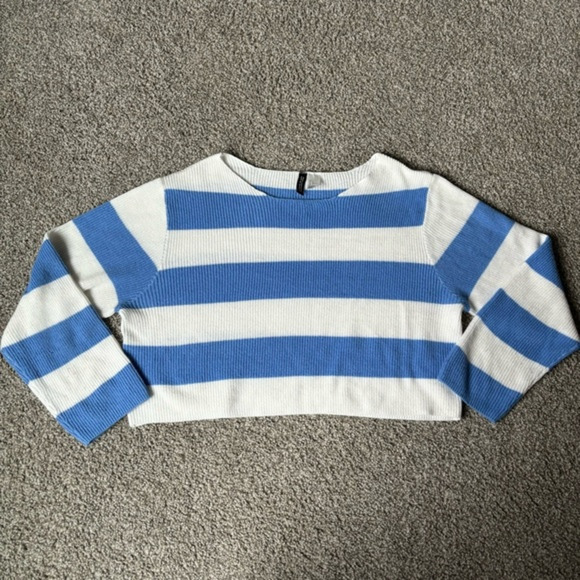 Divided H&M Pullover Sweater Sz Large Cozy Blue and White Striped Cropped Top - Picture 1 of 3